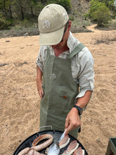 Load image into Gallery viewer, the basil laid back apron