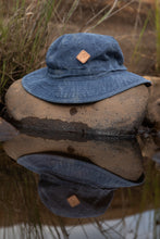 Load image into Gallery viewer, the blue crane