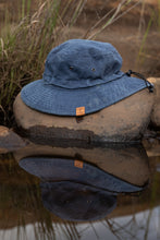 Load image into Gallery viewer, the blue crane