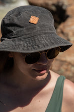 Load image into Gallery viewer, the black cuckoo